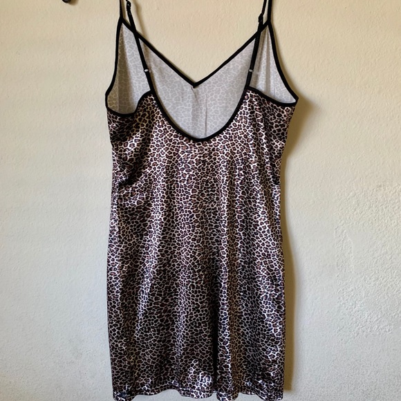 Cheetah Print Night Slip Form Fitting - Picture 2 of 3
